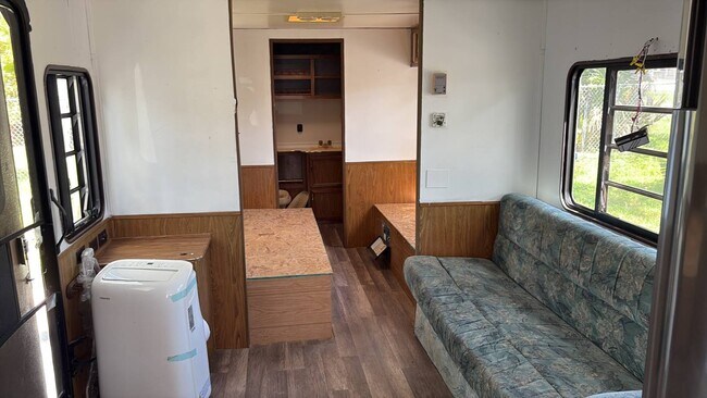 Foto del edificio - 622 N Beach St