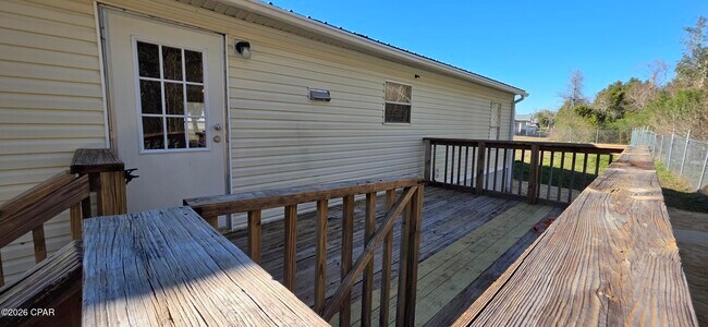 Foto del edificio - 2726 Canal Ave