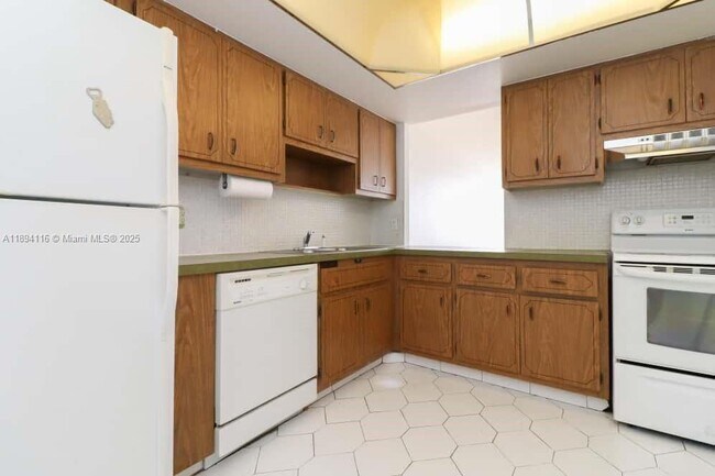 Foto del edificio - 1351 NE Miami Gardens Dr