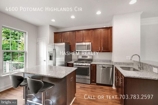 Foto del edificio - 4600 Potomac Highlands Cir