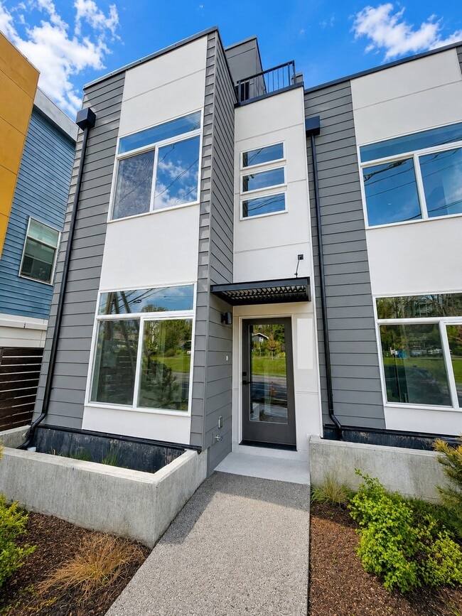 Building Photo - 9314 Renton Ave S