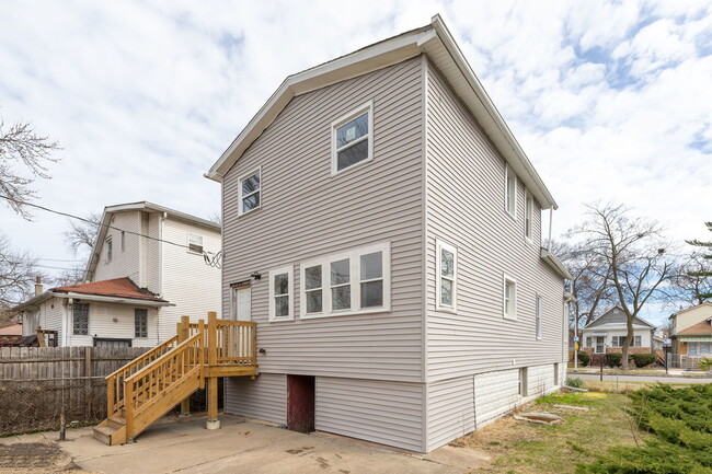 Building Photo - 8048 S Avalon Ave
