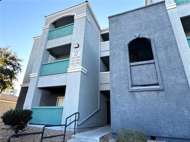 Building Photo - 6955 N Durango Dr