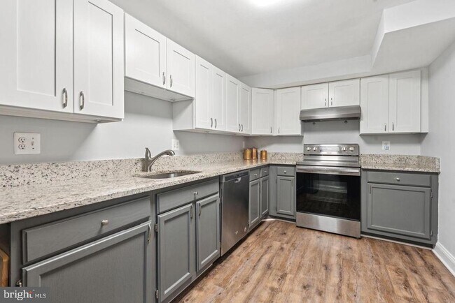 Foto del edificio - 33 Devon Ct