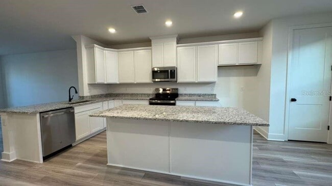 Building Photo - 15244 Groveside Rd