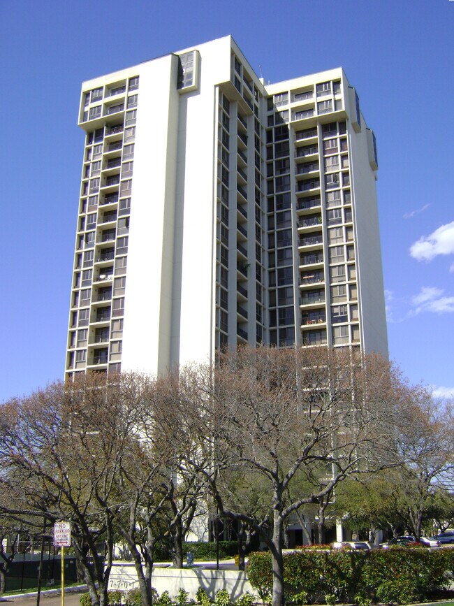 Foto del edificio - 7701 Wurzbach Tower