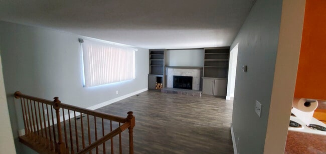 Building Photo - 523 Irene Pl
