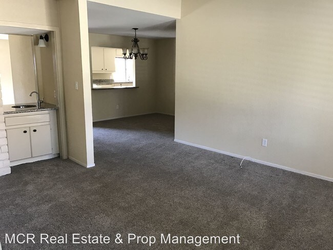 Building Photo - 4 br, 3 bath House - 5403 PASSERO WAY