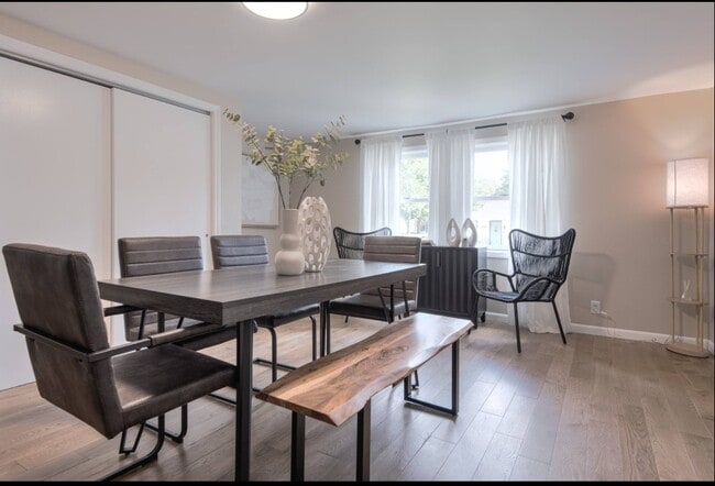 Foto del edificio - 1929 S 24th St