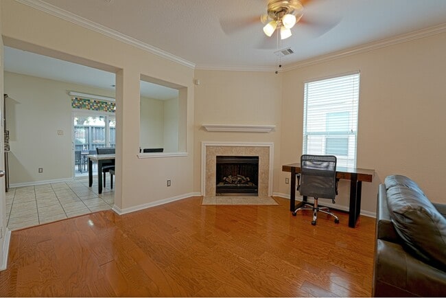 Building Photo - 8050 Montague Manor Ln