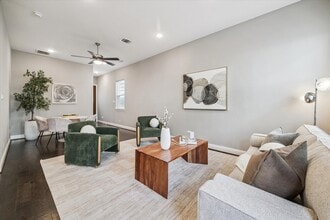 Building Photo - 5443 Camaguey St