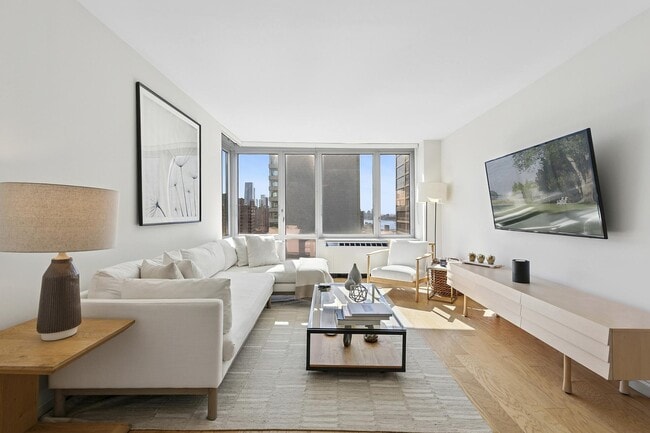 Interior Photo - The Helena