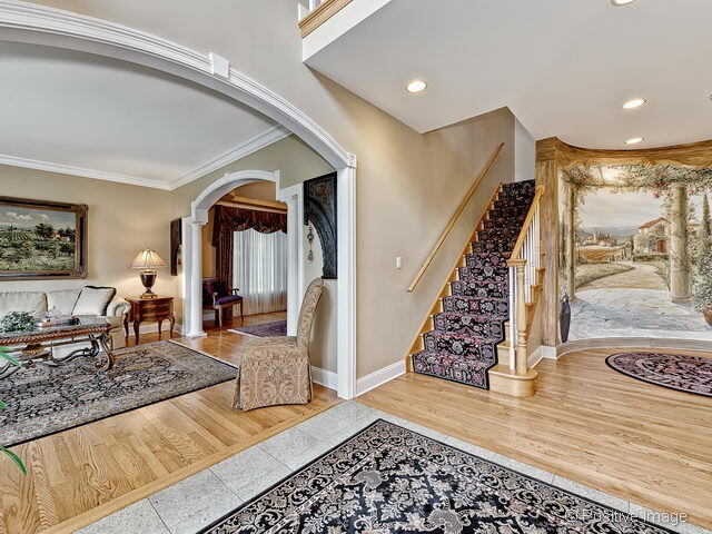Building Photo - 613 Lakeside Dr
