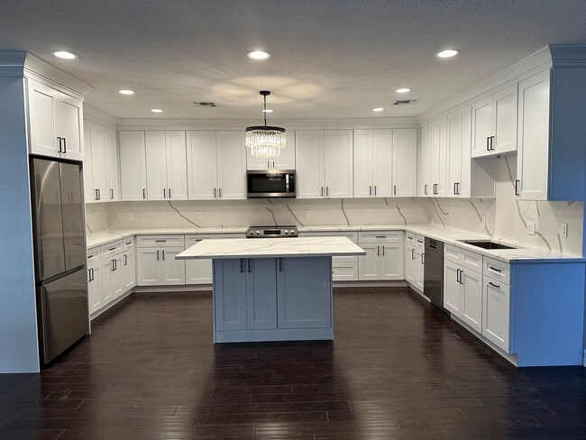 Photo - 1115 Damask St House