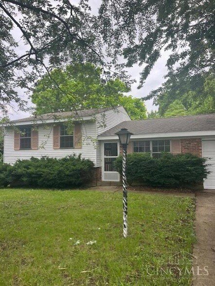 Foto principal - 1810 W Kemper Rd
