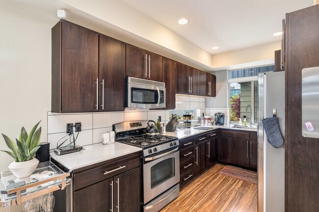 Foto del edificio - 1220 E Columbia St