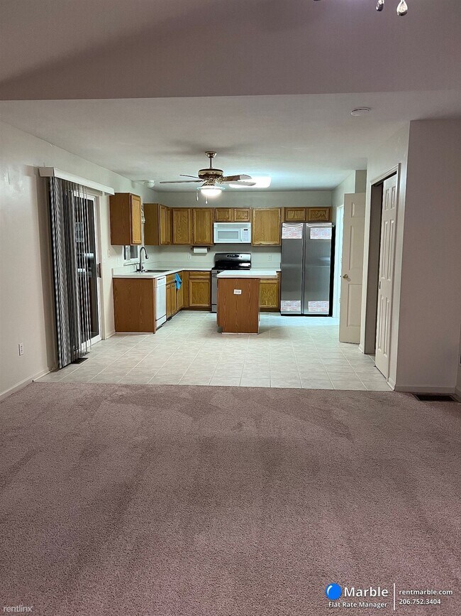 Building Photo - 3 br, 2.5 bath Townhome - 467 Canterbury Ln