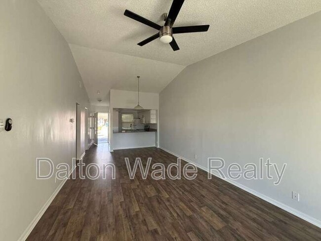 Building Photo - 2045 Sunset Grove Ln