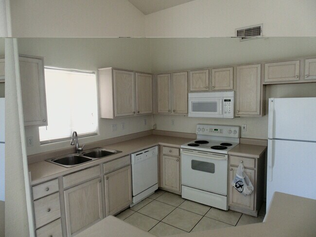 Building Photo - 2030 N 89th Ave