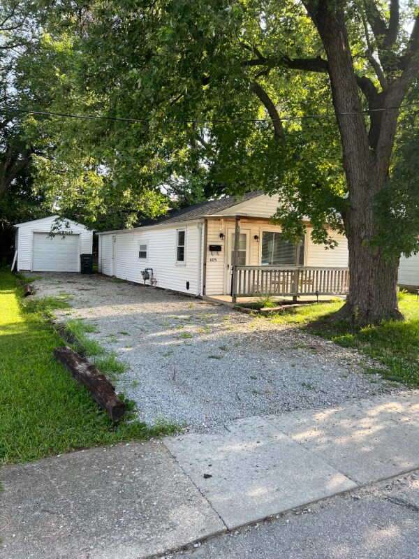 Primary Photo - 405 Hamilton St