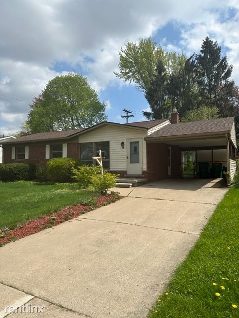 Primary Photo - 3 br, 1 bath House - 18 Tower Dr