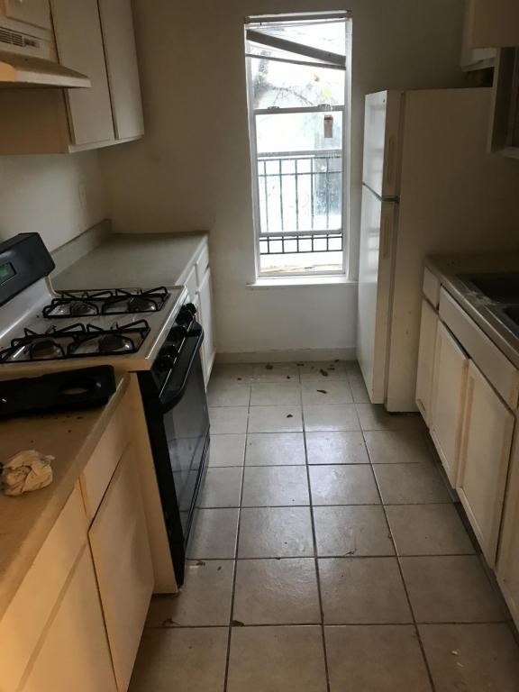 Building Photo - 608 Morningview, San Antonio TX 78220