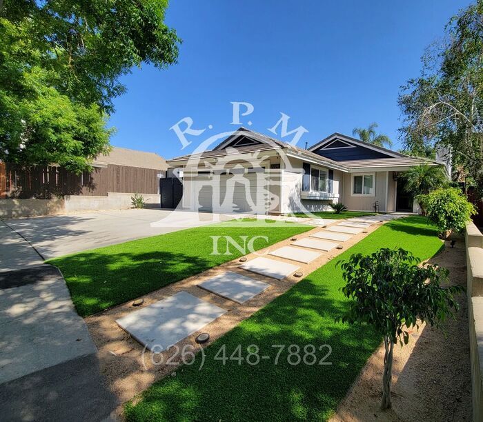 Primary Photo - Modern Spacious 4-Bedroom Home with Pool i...