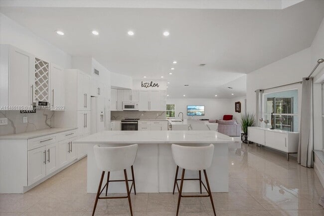 Building Photo - 428 Squire Dr