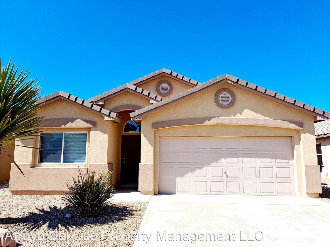 Primary Photo - 3 br, 2 bath House - 791 Purple Aster Ave SW