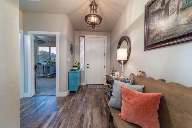 Foto del edificio - TWO WEEKS FREE RENT!