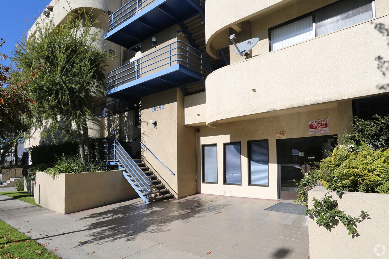 Woodbine Apartments Apartments in Los Angeles, CA