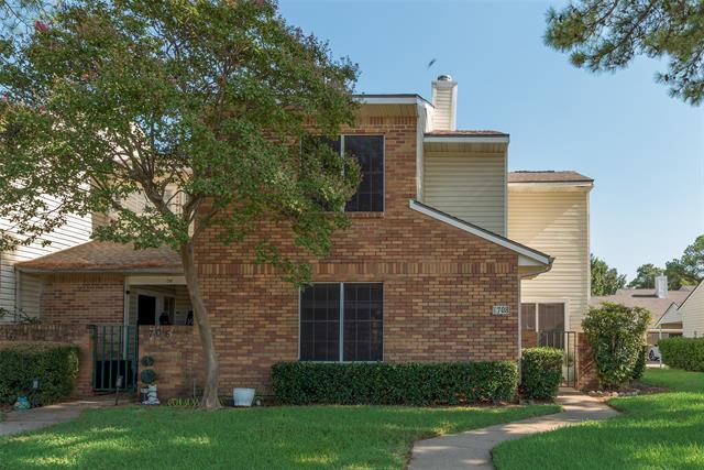 Building Photo - 708 Woodbend Dr