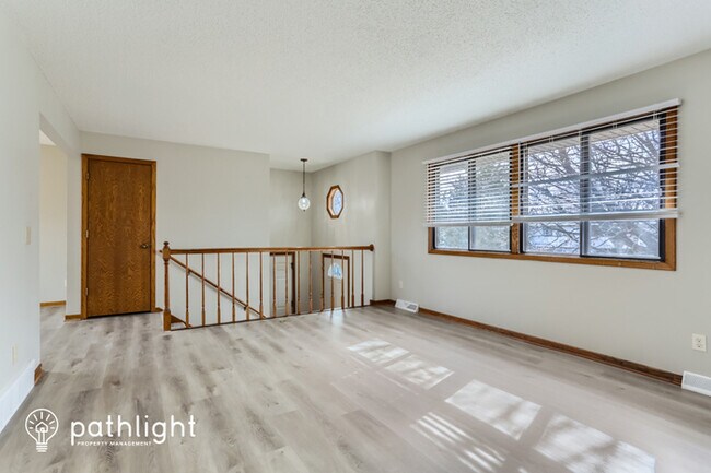 Foto del edificio - 6720 115 1/2 Avenue N, Champlin, MN, 55316