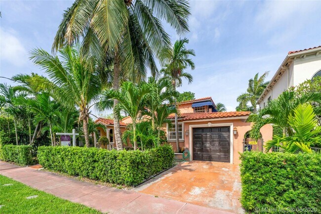 Foto del edificio - 6020 Pine Tree Dr