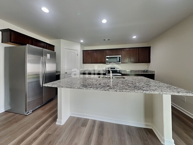 Foto del edificio - 227 Sterling Dr