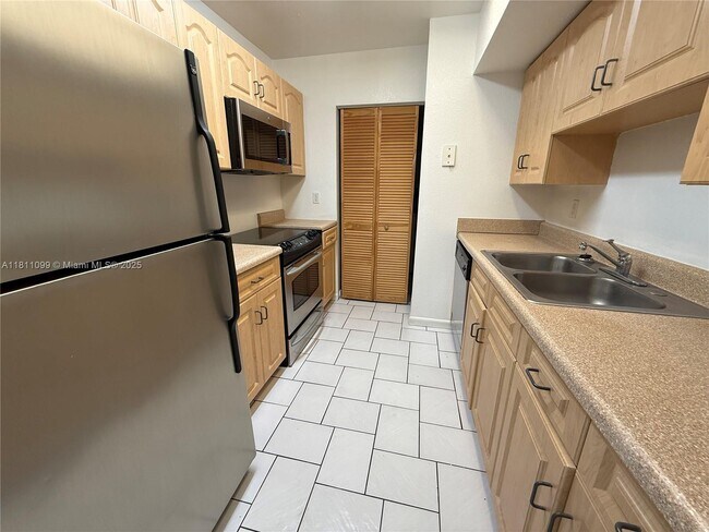 Foto del edificio - 2840 NW 55th Ave