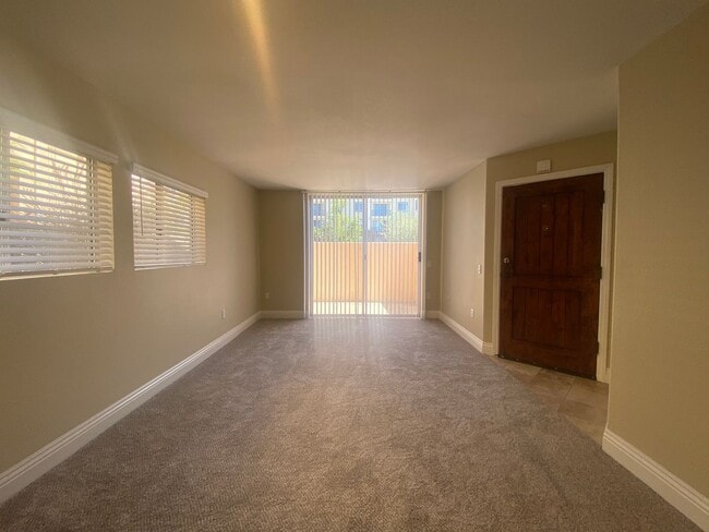 Building Photo - m540 - Silva