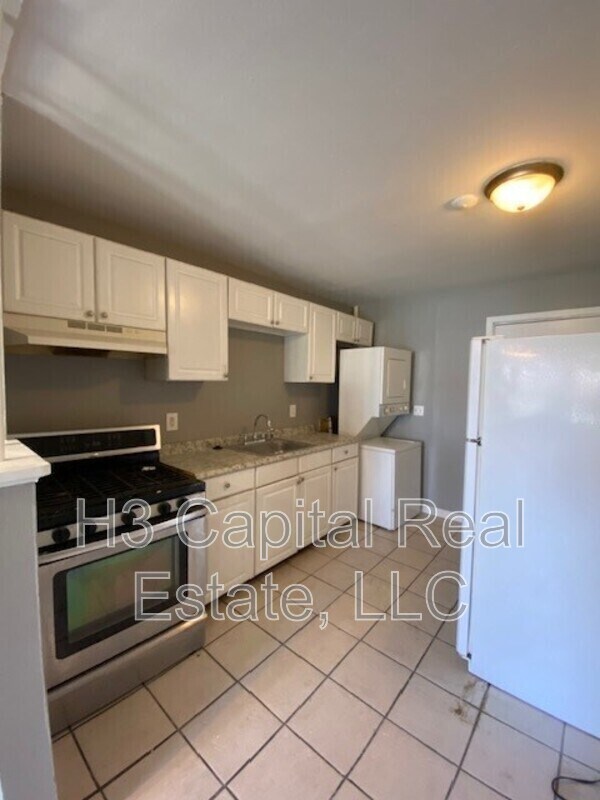 Building Photo - 4068 Bruene Ave