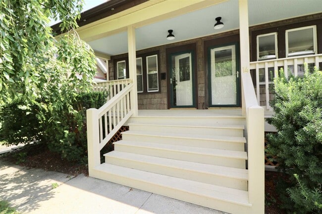 Building Photo - 16 Dutchess Terrace