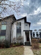 Building Photo - 549 B Moore Ave