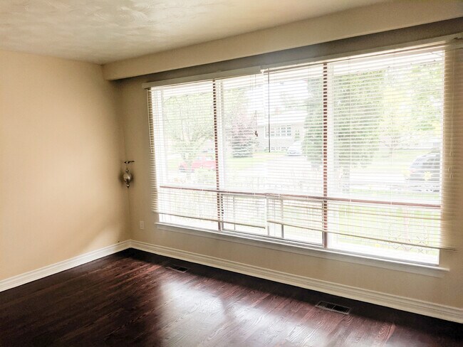 Photo du bâtiment - 32 Durrington Crescent