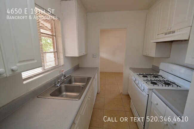 Foto del edificio - Fabulous 3/1 in convenient location!