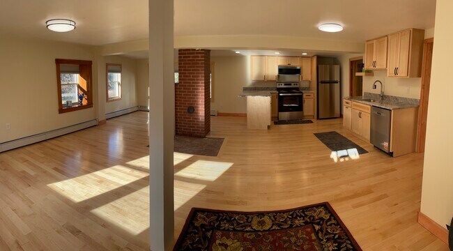 Sala principal - 310 Wadleigh Falls Rd