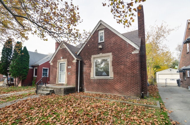 Building Photo - 15411 Seymour St