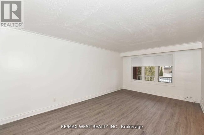 Building Photo - 168 Strathnairn Ave