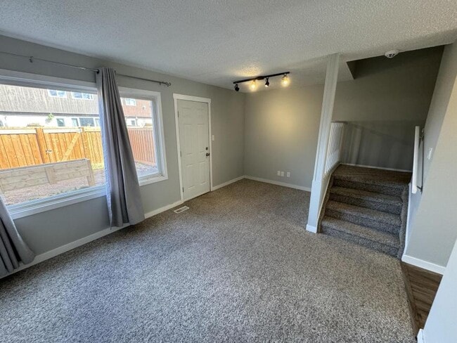 Building Photo - 3 bedroom in Grande Prairie AB T8V 4R8