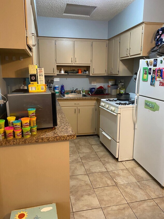 Foto principal - 908 W Euclid Ave