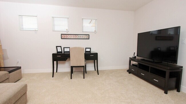 Foto del edificio - 2800 Woodridge Ln SW