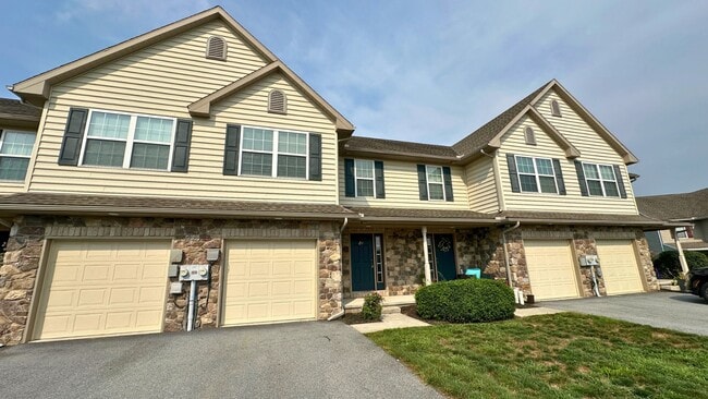 Building Photo - 210 Mount Olive Ln