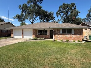 Building Photo - 10410 Barwood Dr